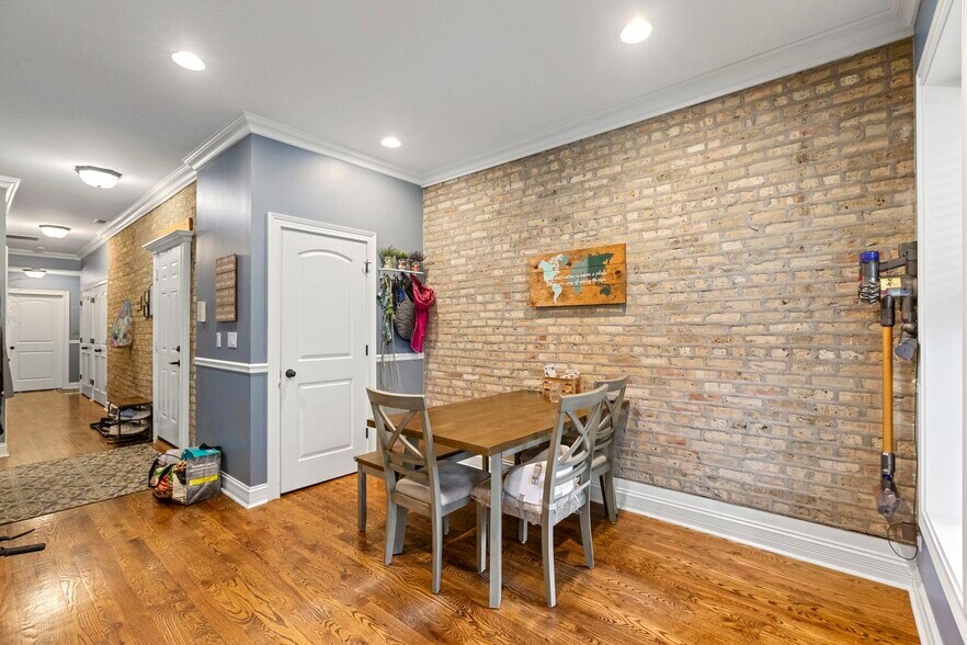 Building Photo - 5219 N Winthrop Ave