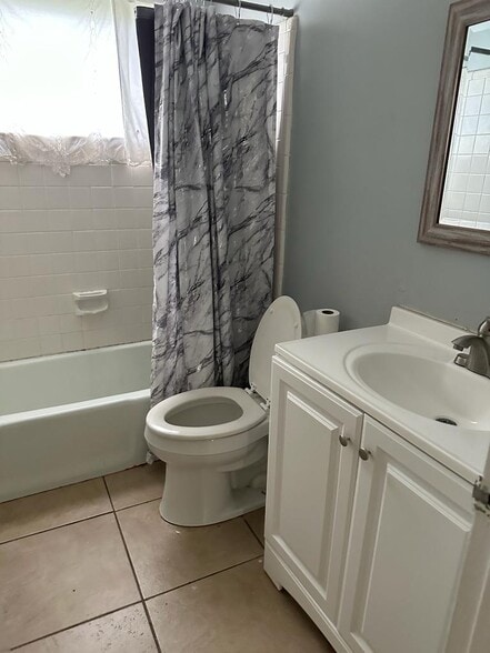 Building Photo - 213 10th St NW