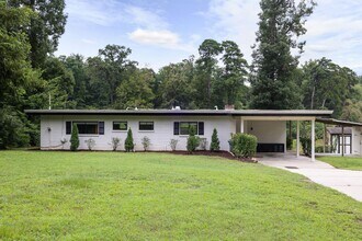 Building Photo - 2118 Timberlake Dr