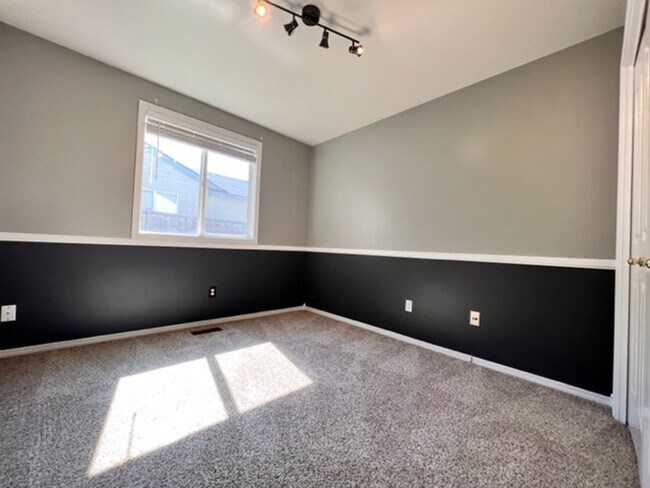 Building Photo - 14390 W Kettle Creek Dr