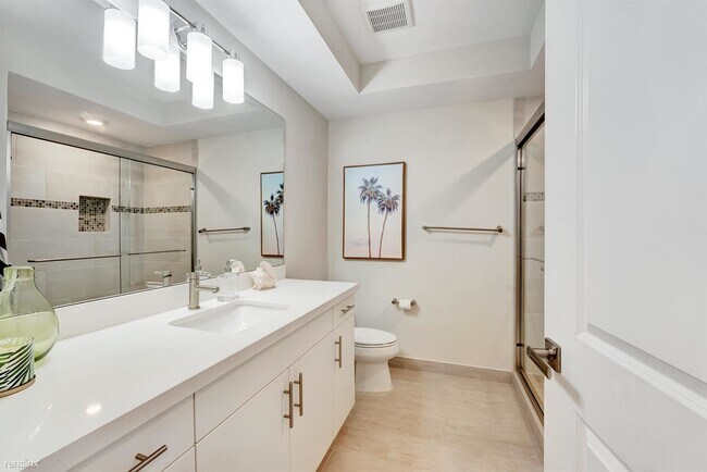 Building Photo - 3 br, 4.5 bath Townhome - 1045 Harbor Vill...