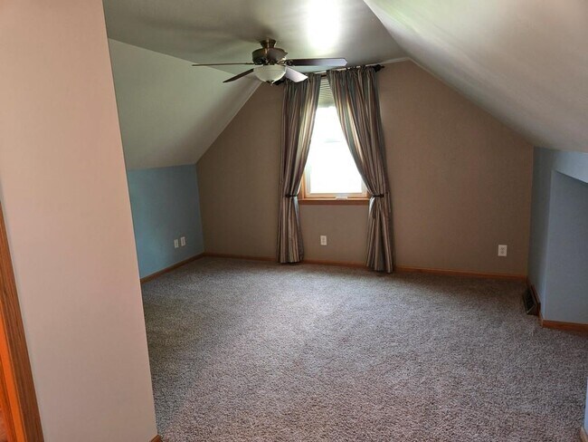 Building Photo - 5563 Stockton Dr