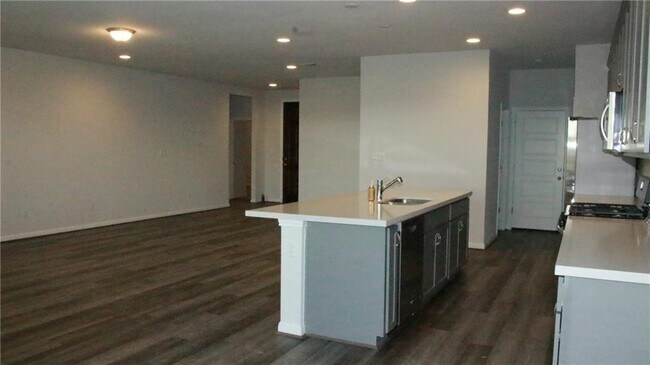 Building Photo - 119 Watercourse Wy