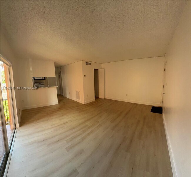 Building Photo - 7155 Miami Lakes Dr