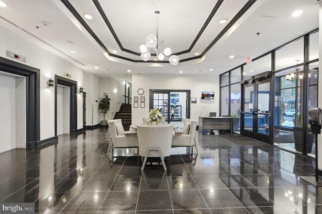 Building Photo - 1001 N Randolph St