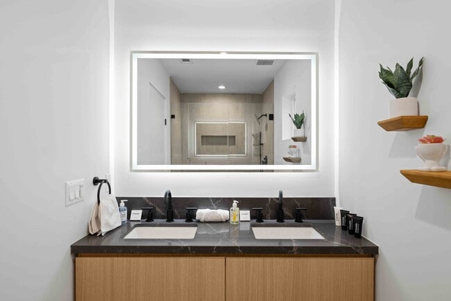 Building Photo - RECENTLY BUILT TOWNHOME | 4 BED 5 BATH | GARAGE