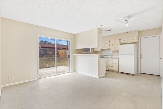 Building Photo - CASA ORO-4718