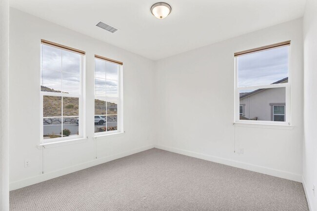 Building Photo - Panoramic views of the valley with a modern updated home!