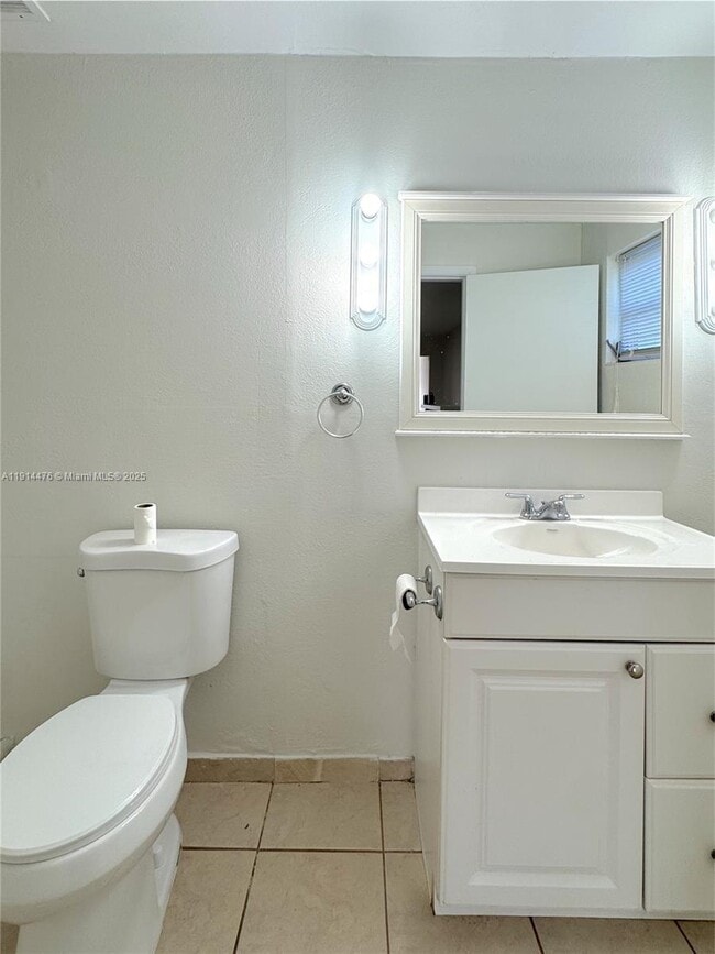 Building Photo - 2225 Taylor St