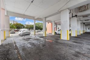 Building Photo - 1351 NE Miami Gardens Dr