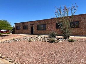 Building Photo - 1964 Sonoita Dr