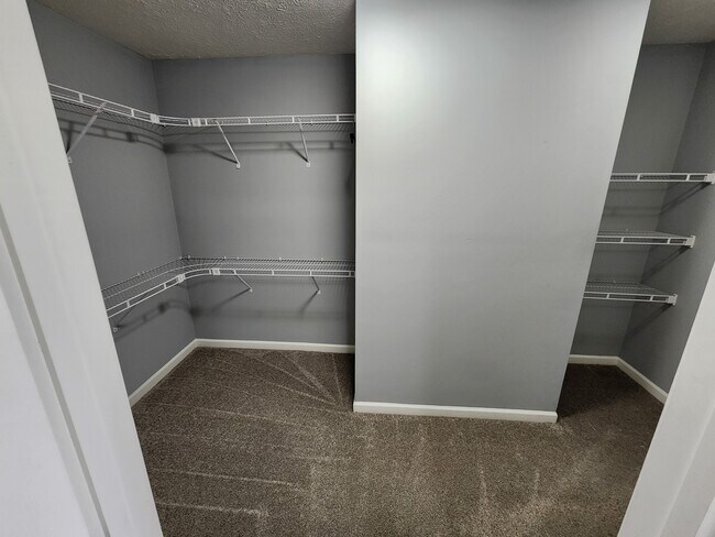 Building Photo - 8213 Briarhill Lane