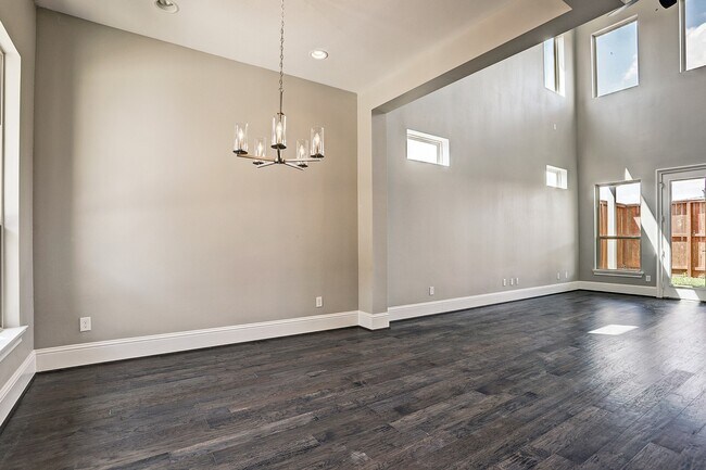 Building Photo - 4851 Benning Dr