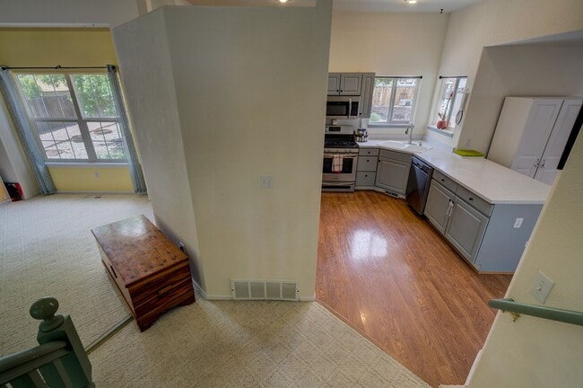 Building Photo - $2222 | 3BR/3BA | Pueblo West Gem!