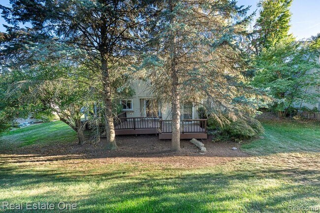 Building Photo - 619 Whitney Dr