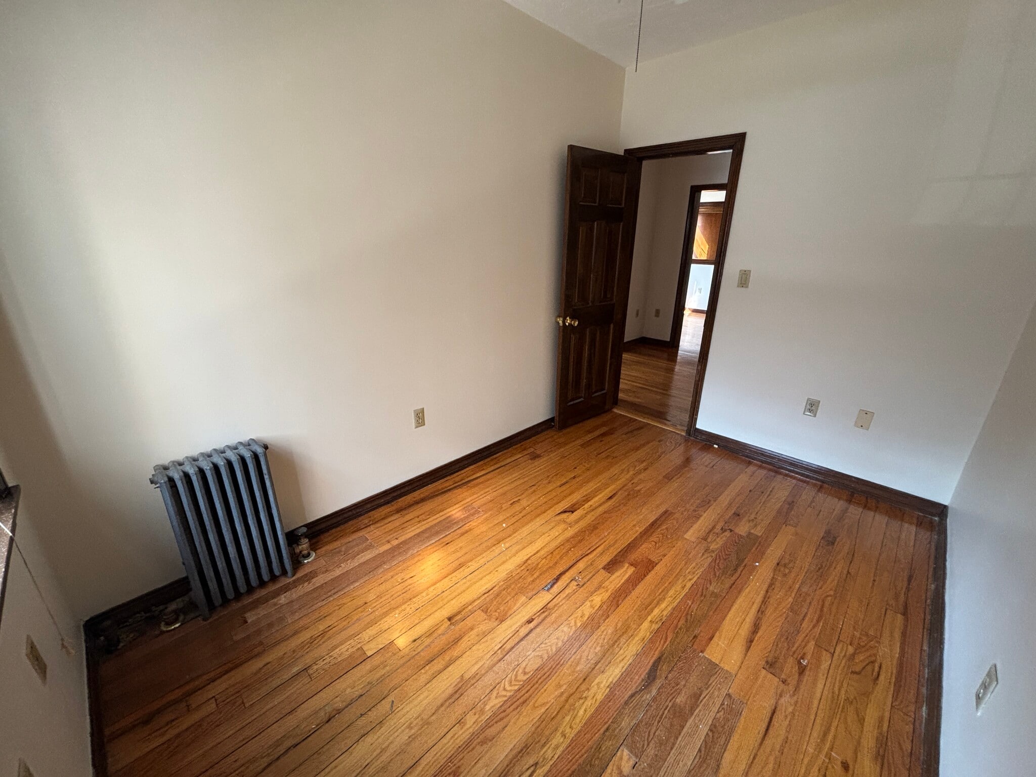 Building Photo - 240 Kelton St