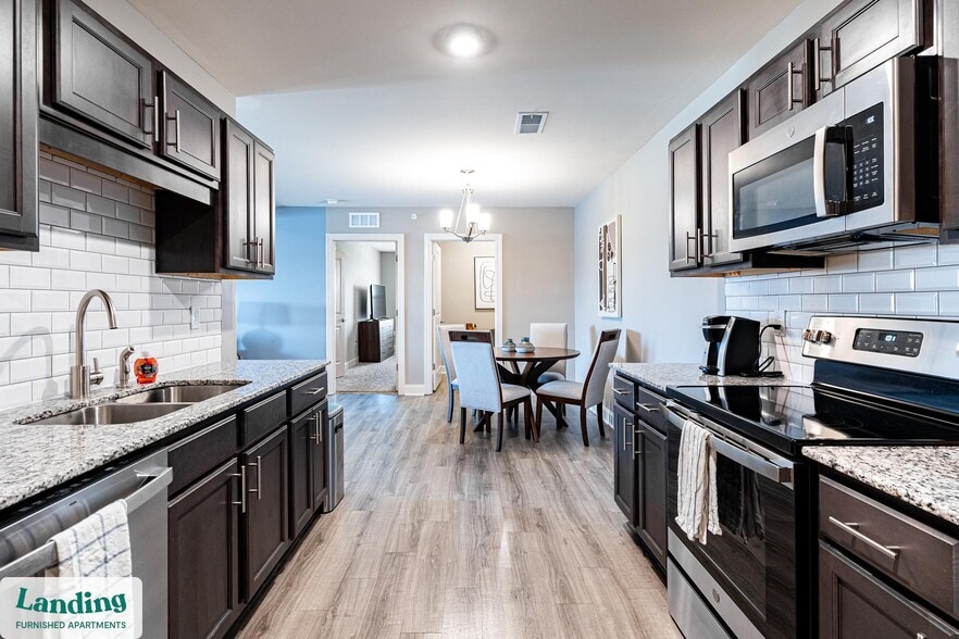 Building Photo - 305 Laredo Dr