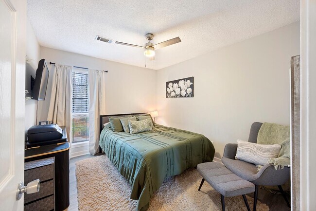 Building Photo - 340 Sandpiper Dr