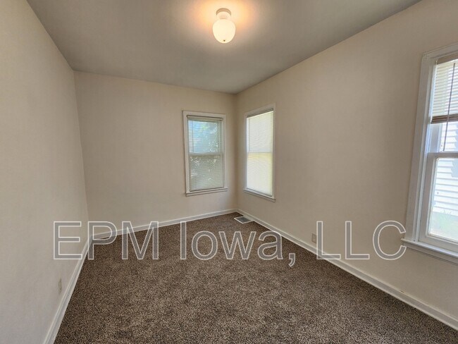 Building Photo - 615 Kirkwood Ave