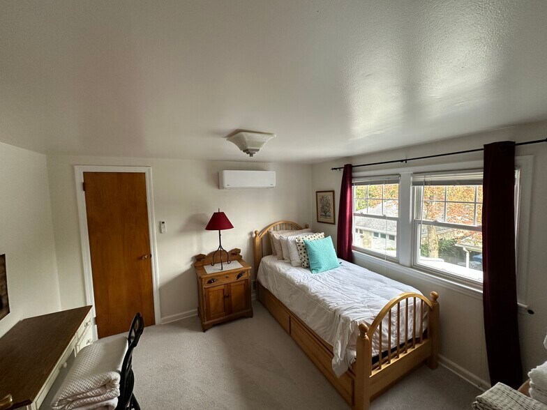 Building Photo - 25 Westview Ave