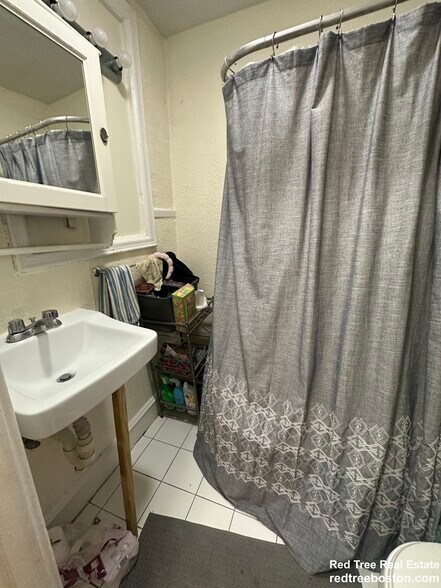 Building Photo - 74 Revere St