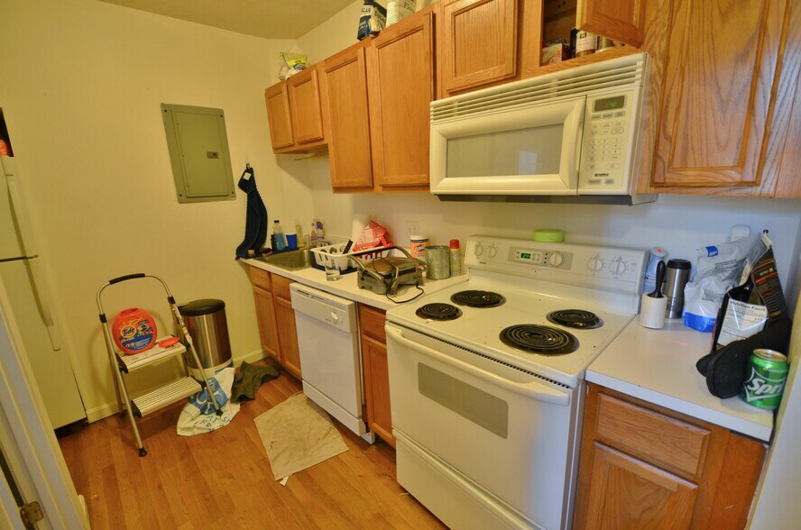 Building Photo - 58 Gainsborough St