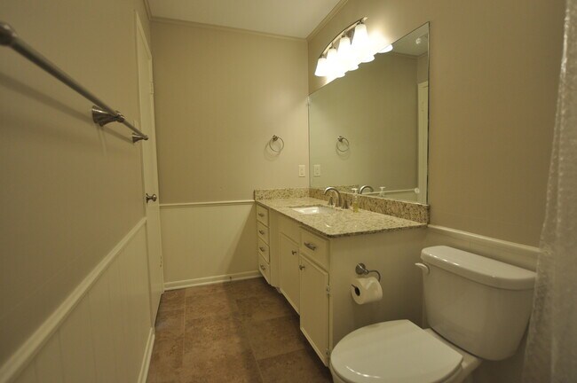 Building Photo - Coming Soon: Stunning 3 Bedroom, 2 Bathroo...