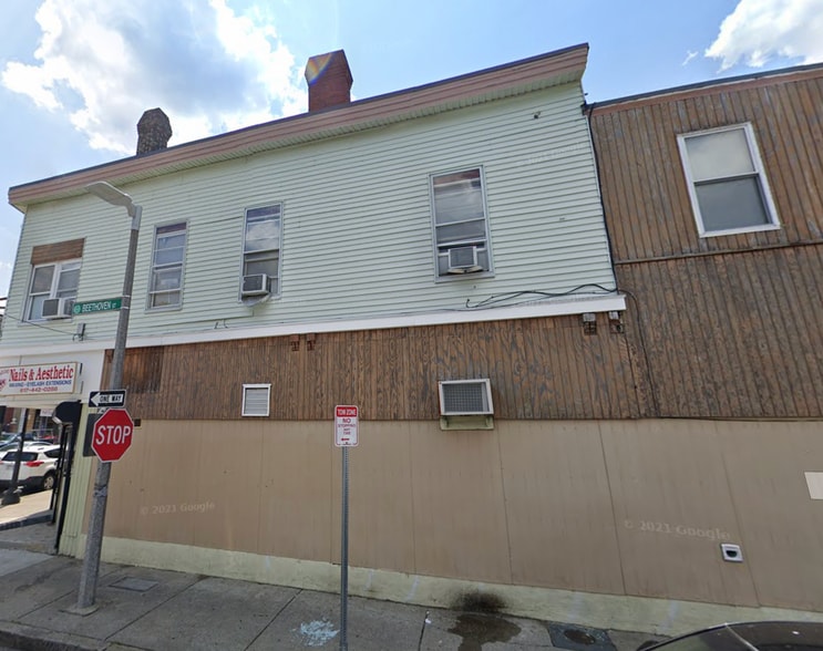 Primary Photo - 3103 Washington St