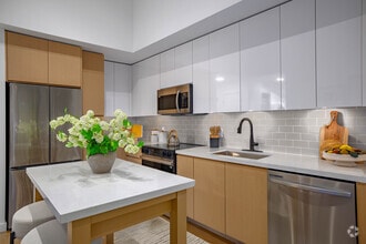 1BR, 1BA - 792 SF Kitchen - Manor Biscayne
