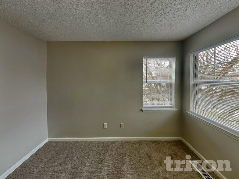 Building Photo - 11123 White Stag Dr