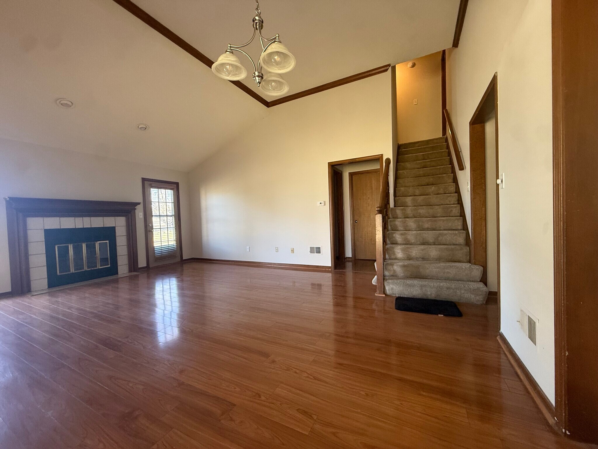 Building Photo - 1011 NW Porter Ct