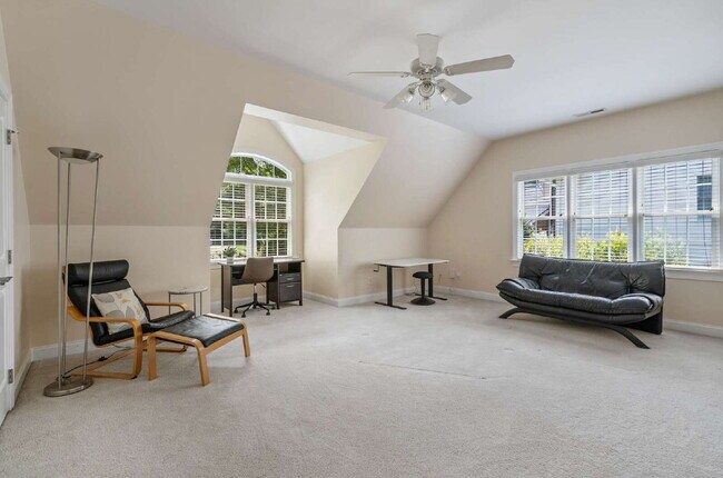 Building Photo - Furnished 4 Bed/3 Full Bath Home in Cary!