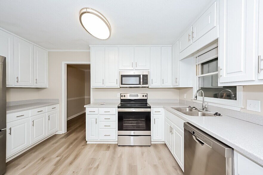 Building Photo - 120 Tanglewood Dr