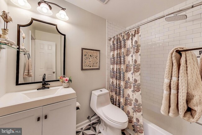 Building Photo - 5821 Inman Park Cir