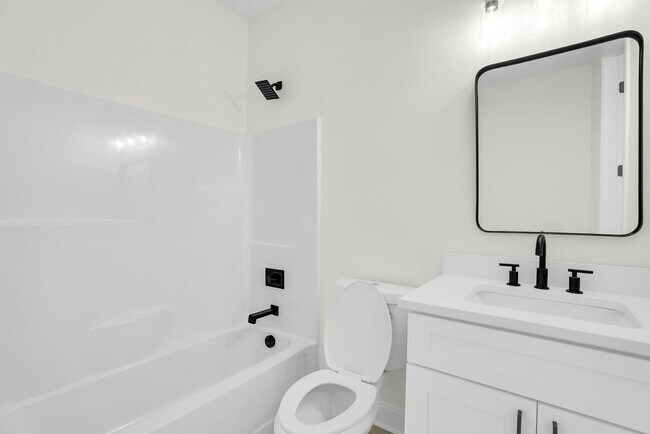 Building Photo - East Duffy Street