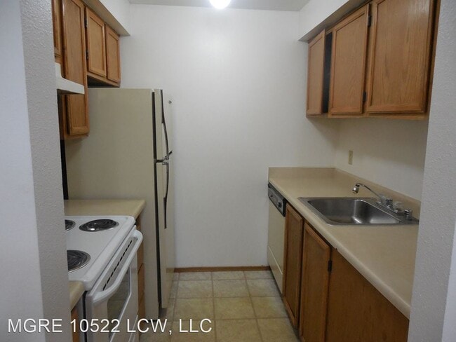 Building Photo - 10522 Lake City Way NE