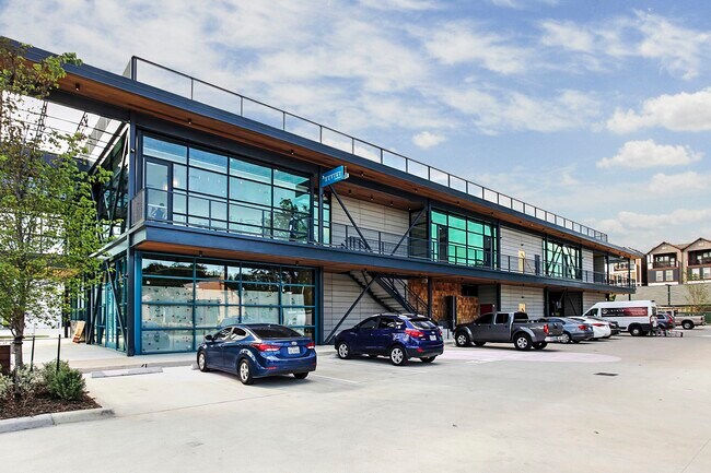 Building Photo - 1901 Bradshaw St