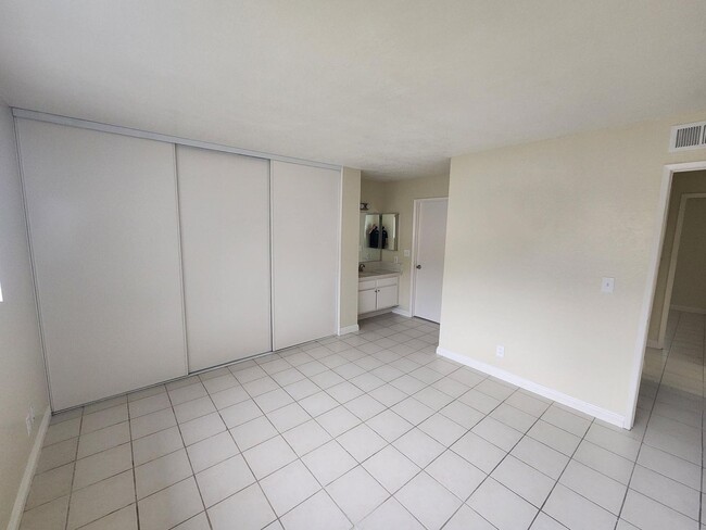 Building Photo - TERRACE2539