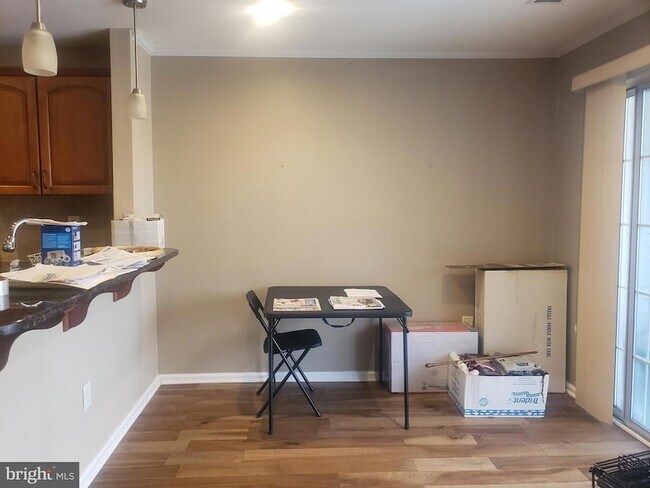 Building Photo - 6062 Cedar Ct