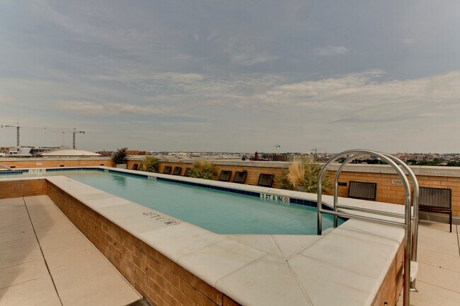 Building Photo - 475 K St NW