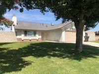 Building Photo - South Bakersfield Home