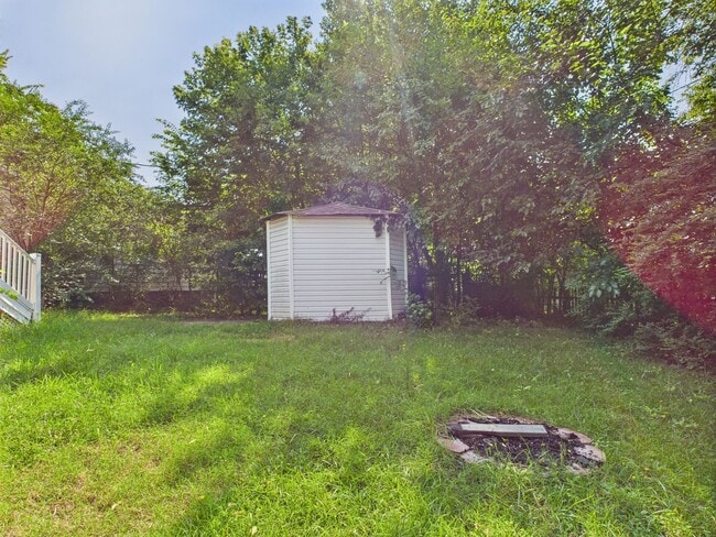 Building Photo - 1001 Garber St