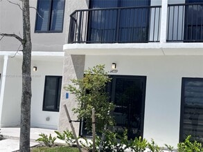 Building Photo - 14559 SW 261 St Ter