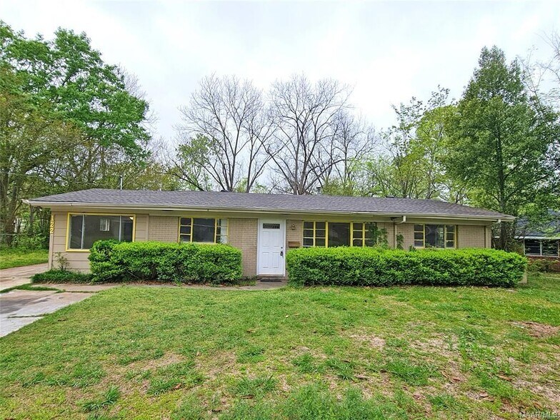Building Photo - 1220 Lynwood Dr