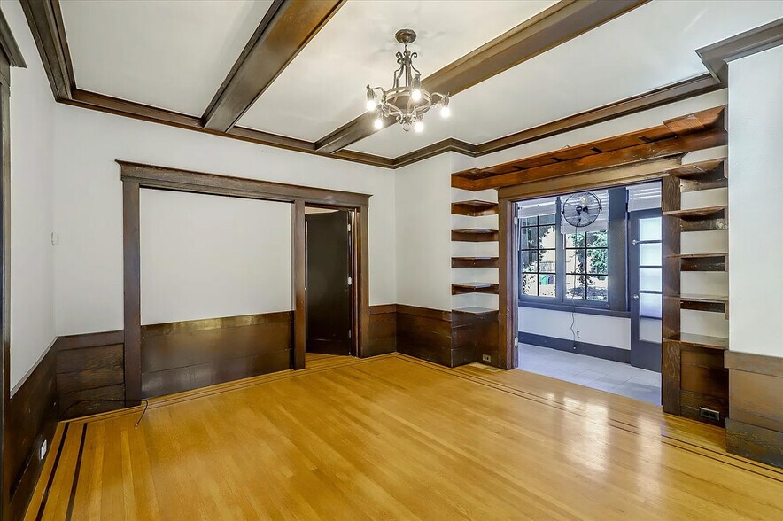 Building Photo - 27 Westall Ave