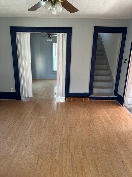 Building Photo - 109 W Benton Ave