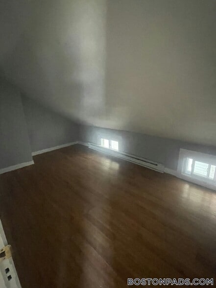 Building Photo - 610 Durfee St