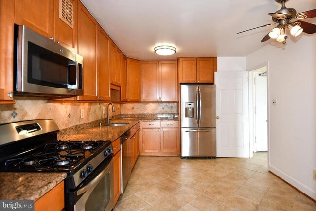 Building Photo - 4620 N Park Ave