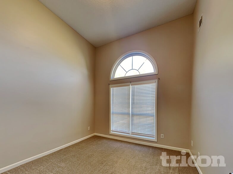 Building Photo - 8018 Christian Ct