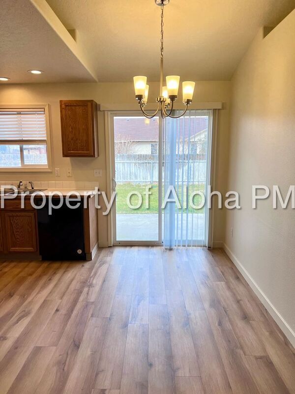 Building Photo - 2418 E Ohio Ave